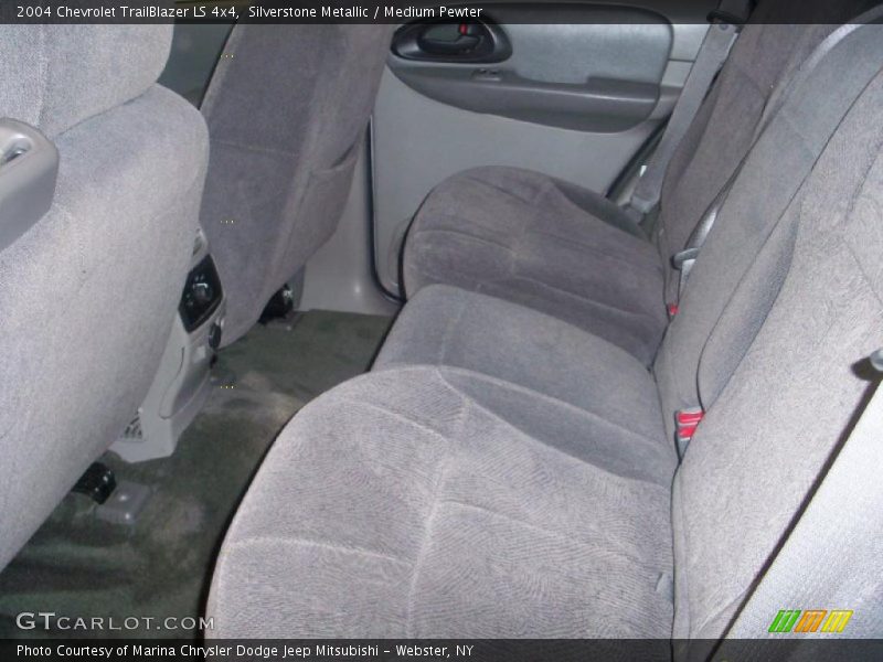 Silverstone Metallic / Medium Pewter 2004 Chevrolet TrailBlazer LS 4x4