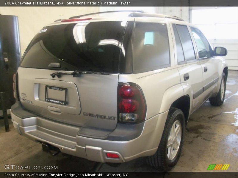Silverstone Metallic / Medium Pewter 2004 Chevrolet TrailBlazer LS 4x4