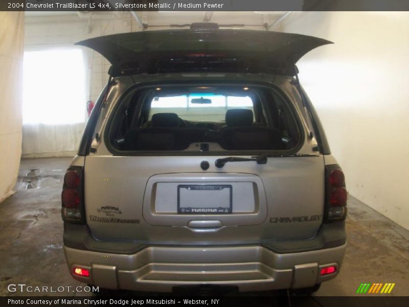 Silverstone Metallic / Medium Pewter 2004 Chevrolet TrailBlazer LS 4x4