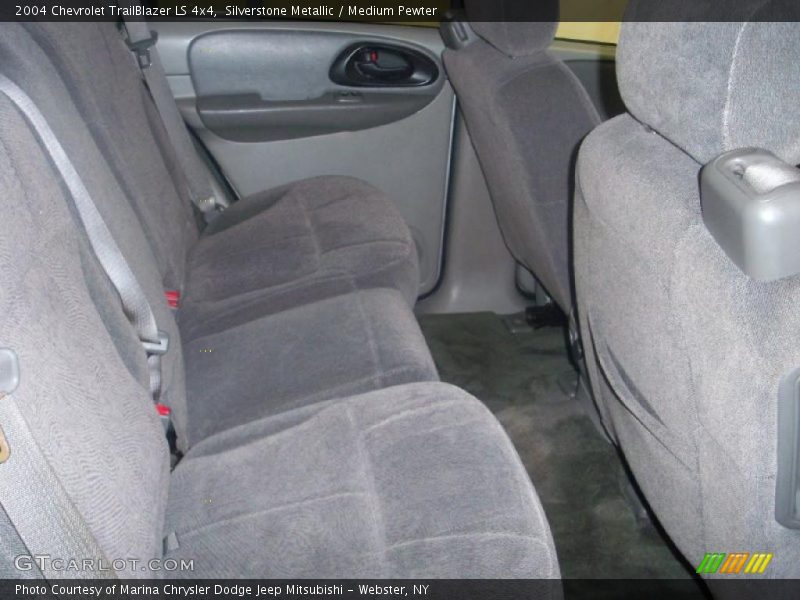 Silverstone Metallic / Medium Pewter 2004 Chevrolet TrailBlazer LS 4x4