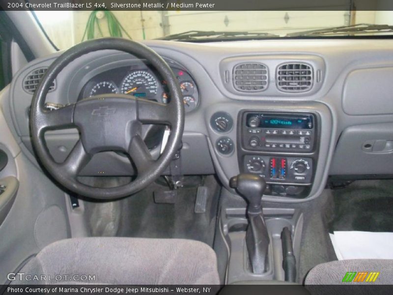 Silverstone Metallic / Medium Pewter 2004 Chevrolet TrailBlazer LS 4x4