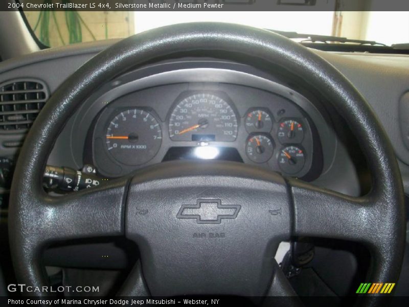 Silverstone Metallic / Medium Pewter 2004 Chevrolet TrailBlazer LS 4x4