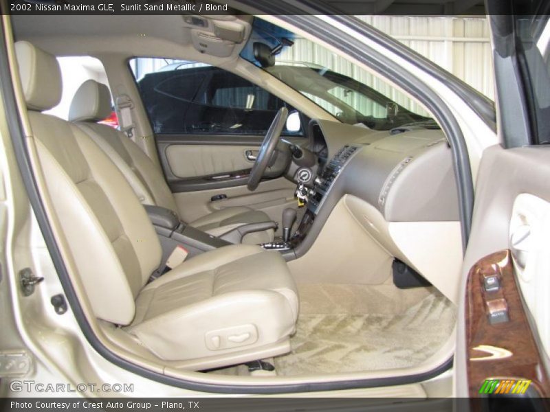 Sunlit Sand Metallic / Blond 2002 Nissan Maxima GLE