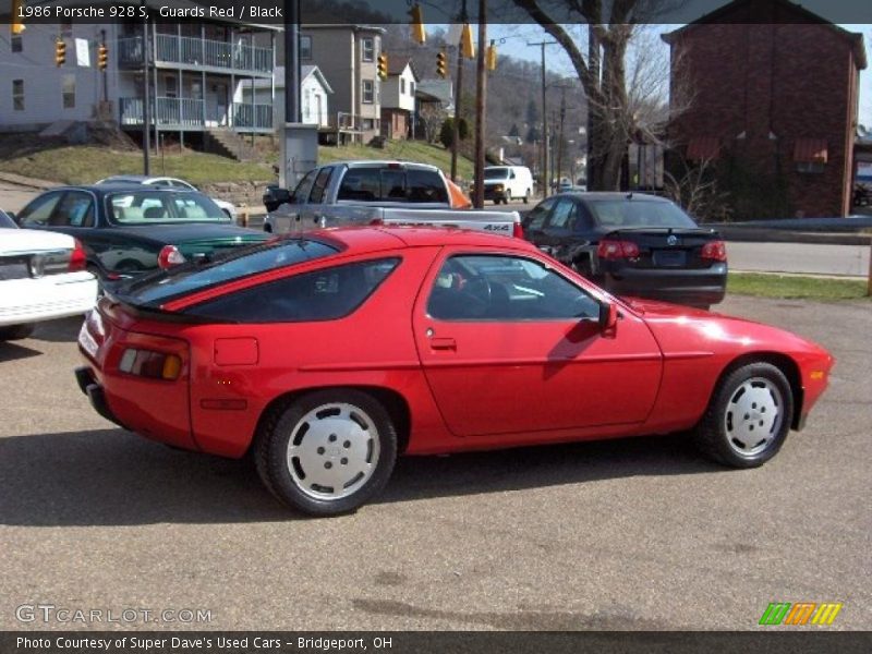 Guards Red / Black 1986 Porsche 928 S