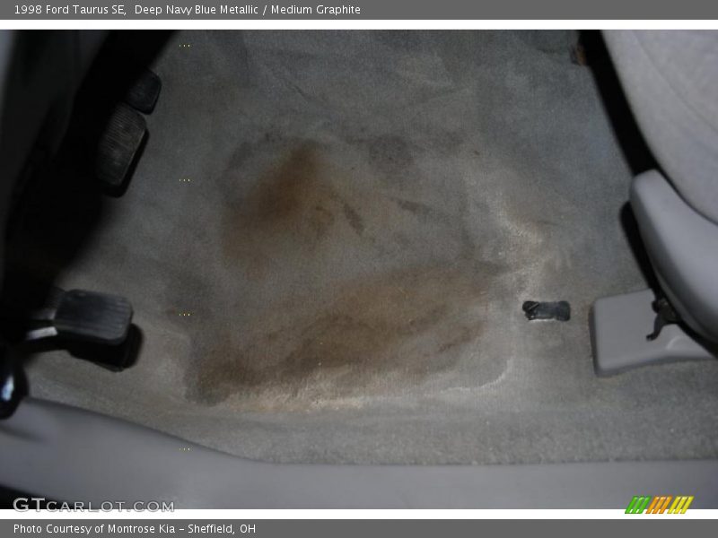 Deep Navy Blue Metallic / Medium Graphite 1998 Ford Taurus SE