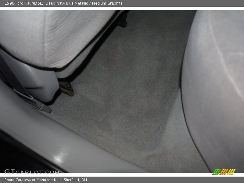 Deep Navy Blue Metallic / Medium Graphite 1998 Ford Taurus SE