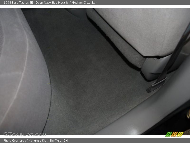 Deep Navy Blue Metallic / Medium Graphite 1998 Ford Taurus SE