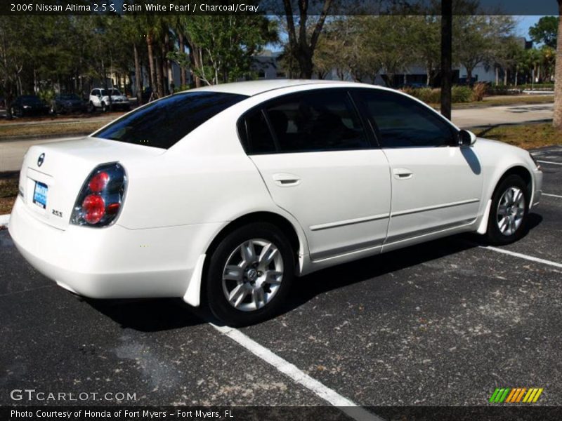 Satin White Pearl / Charcoal/Gray 2006 Nissan Altima 2.5 S