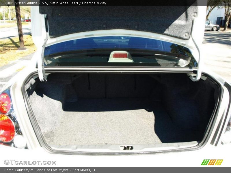 Satin White Pearl / Charcoal/Gray 2006 Nissan Altima 2.5 S