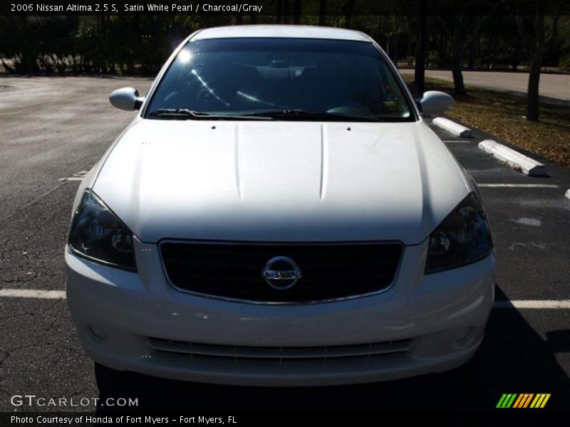 Satin White Pearl / Charcoal/Gray 2006 Nissan Altima 2.5 S