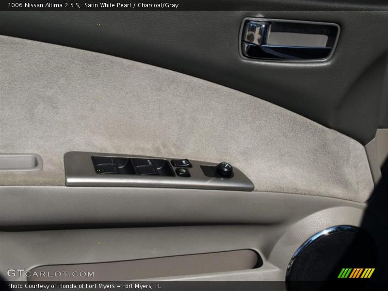 Satin White Pearl / Charcoal/Gray 2006 Nissan Altima 2.5 S