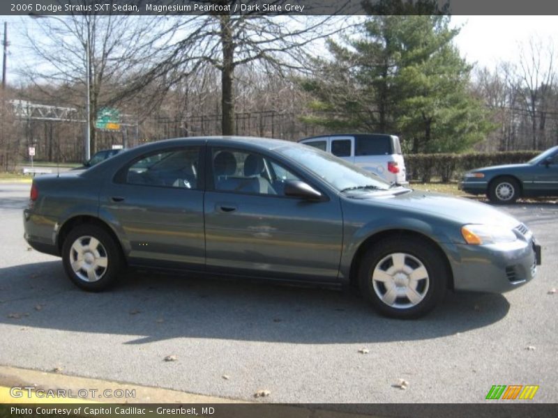 Magnesium Pearlcoat / Dark Slate Grey 2006 Dodge Stratus SXT Sedan