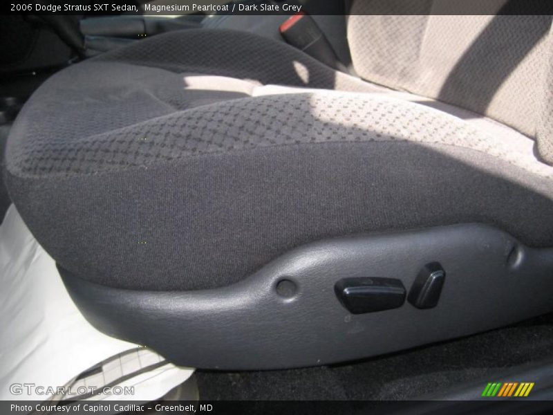 Magnesium Pearlcoat / Dark Slate Grey 2006 Dodge Stratus SXT Sedan