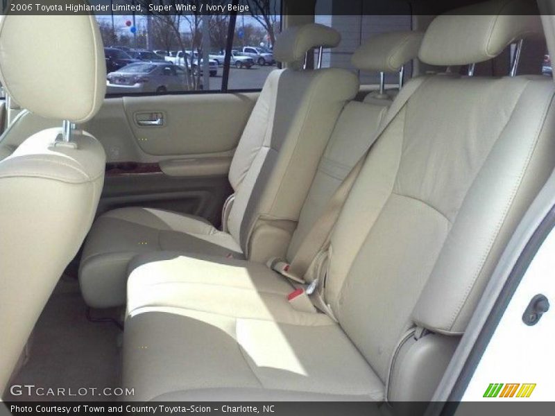 Super White / Ivory Beige 2006 Toyota Highlander Limited