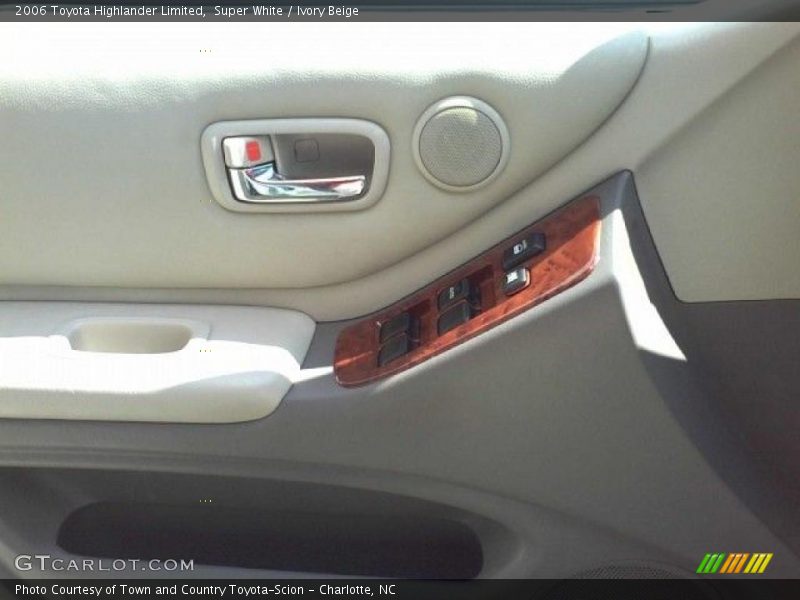 Super White / Ivory Beige 2006 Toyota Highlander Limited