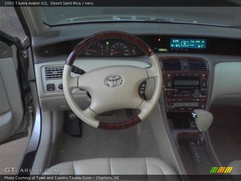 Desert Sand Mica / Ivory 2003 Toyota Avalon XLS