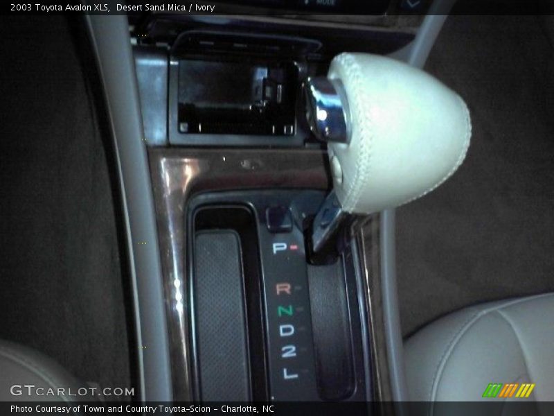 Desert Sand Mica / Ivory 2003 Toyota Avalon XLS