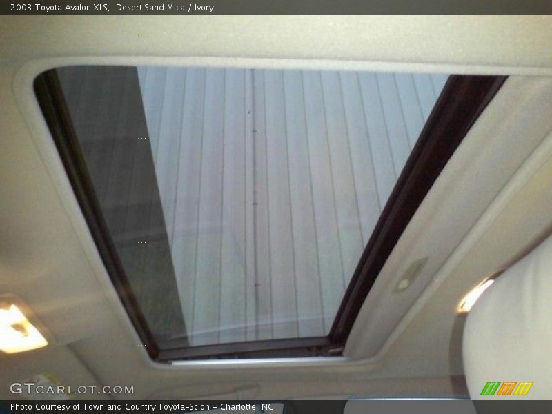 Desert Sand Mica / Ivory 2003 Toyota Avalon XLS