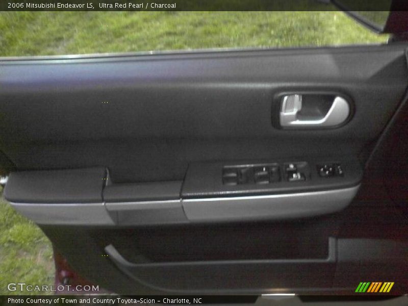 Ultra Red Pearl / Charcoal 2006 Mitsubishi Endeavor LS