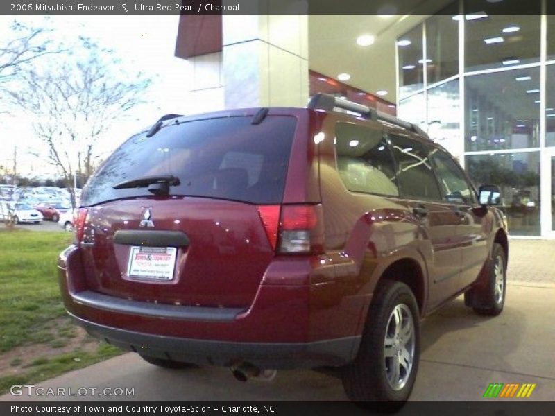 Ultra Red Pearl / Charcoal 2006 Mitsubishi Endeavor LS