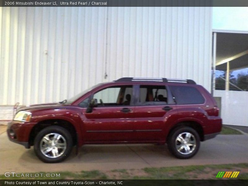 Ultra Red Pearl / Charcoal 2006 Mitsubishi Endeavor LS