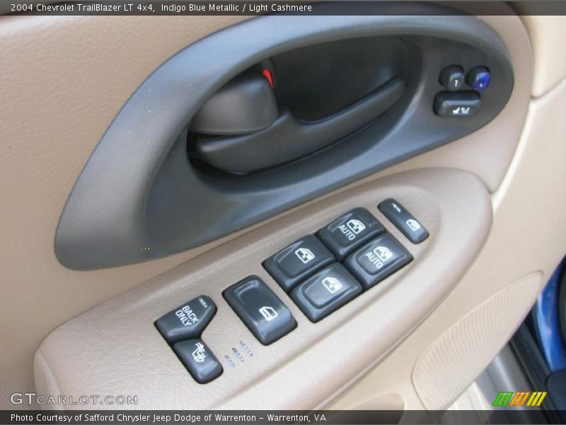 Indigo Blue Metallic / Light Cashmere 2004 Chevrolet TrailBlazer LT 4x4