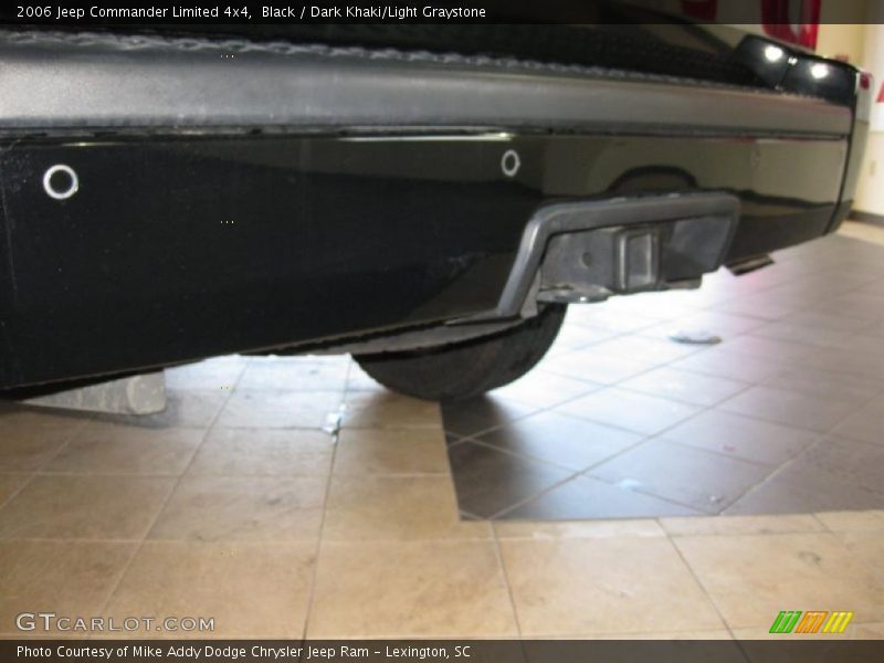 Black / Dark Khaki/Light Graystone 2006 Jeep Commander Limited 4x4