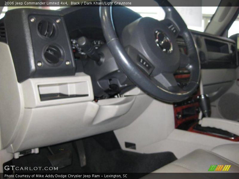 Black / Dark Khaki/Light Graystone 2006 Jeep Commander Limited 4x4