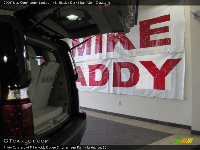 Black / Dark Khaki/Light Graystone 2006 Jeep Commander Limited 4x4