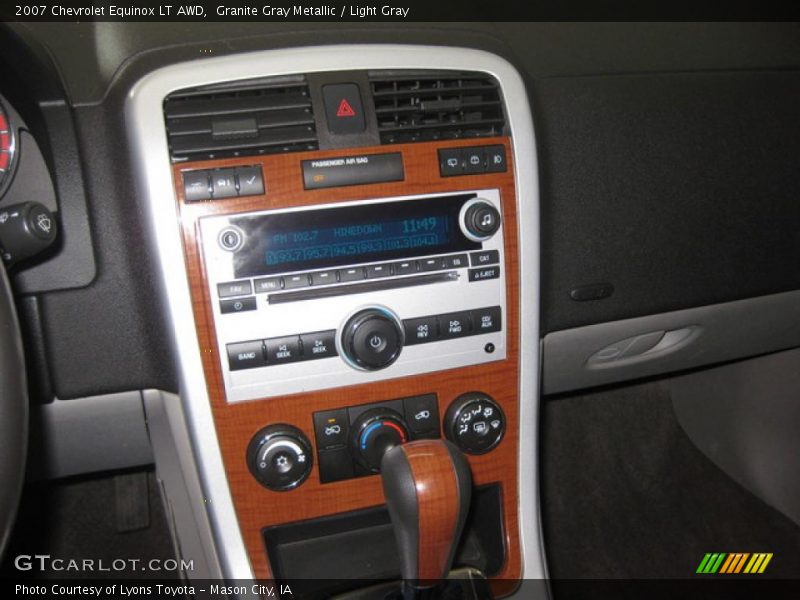 Granite Gray Metallic / Light Gray 2007 Chevrolet Equinox LT AWD