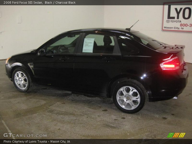 Black / Charcoal Black 2008 Ford Focus SES Sedan