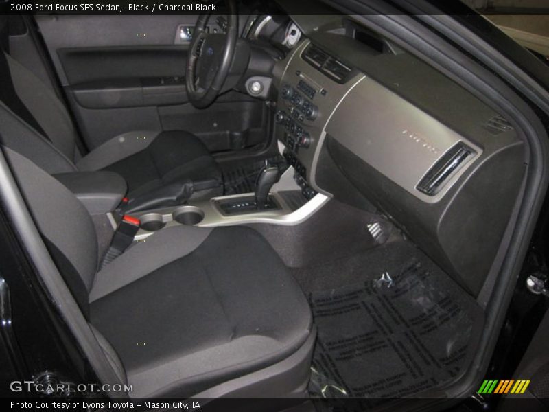 Black / Charcoal Black 2008 Ford Focus SES Sedan
