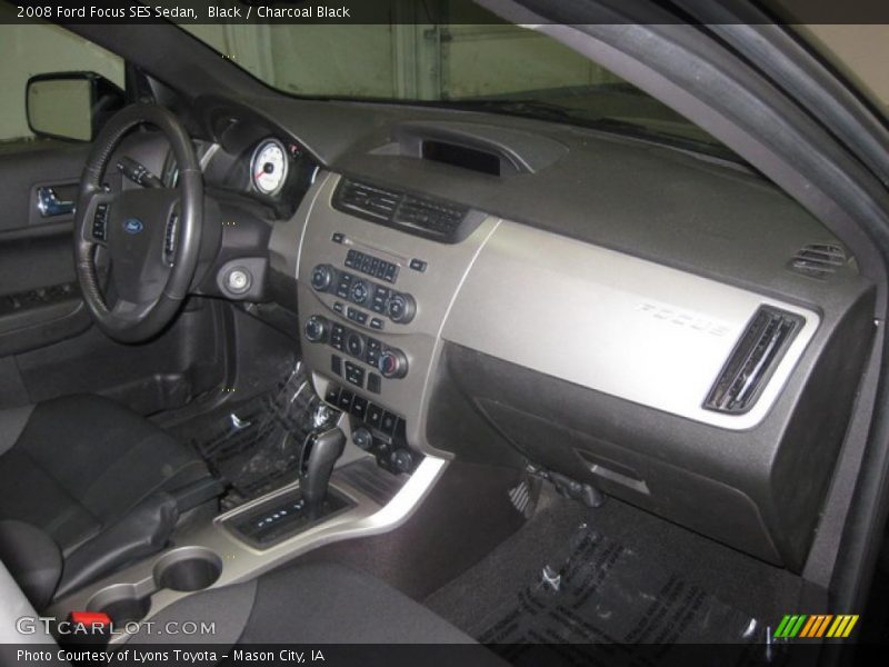 Black / Charcoal Black 2008 Ford Focus SES Sedan
