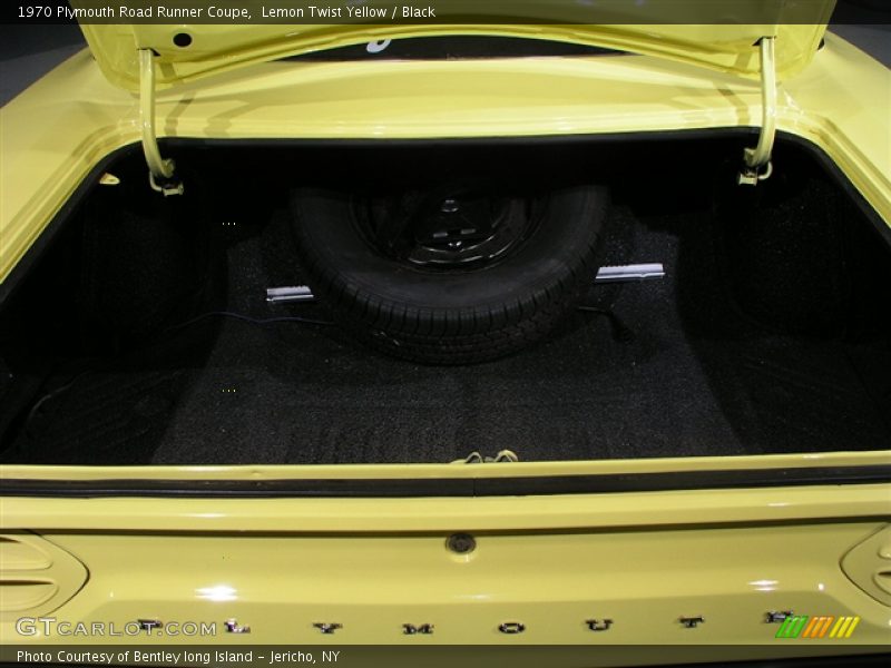 Lemon Twist Yellow / Black 1970 Plymouth Road Runner Coupe