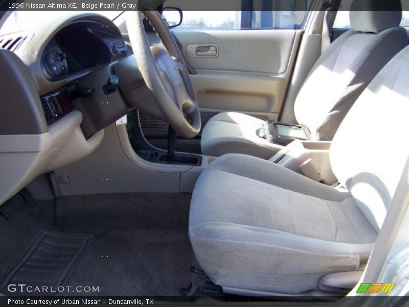 Beige Pearl / Gray 1996 Nissan Altima XE