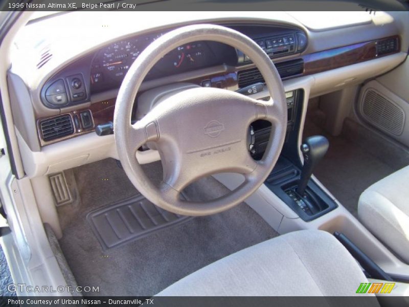 Beige Pearl / Gray 1996 Nissan Altima XE