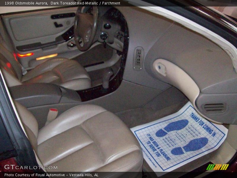 Dark Toreador Red Metallic / Parchment 1998 Oldsmobile Aurora