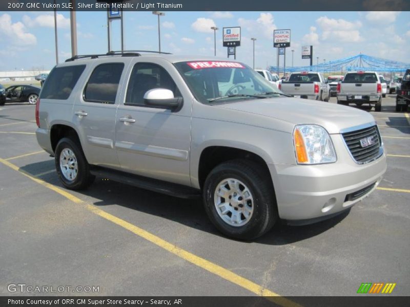 Silver Birch Metallic / Light Titanium 2007 GMC Yukon SLE