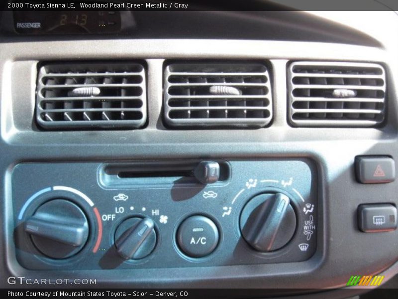 Woodland Pearl Green Metallic / Gray 2000 Toyota Sienna LE