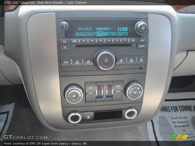 Silver Birch Metallic / Light Titanium 2007 GMC Yukon SLE