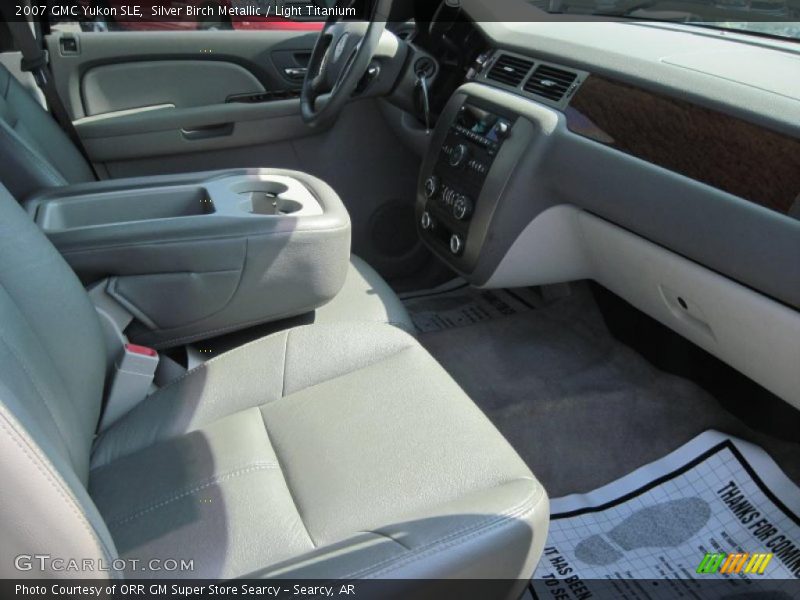 Silver Birch Metallic / Light Titanium 2007 GMC Yukon SLE