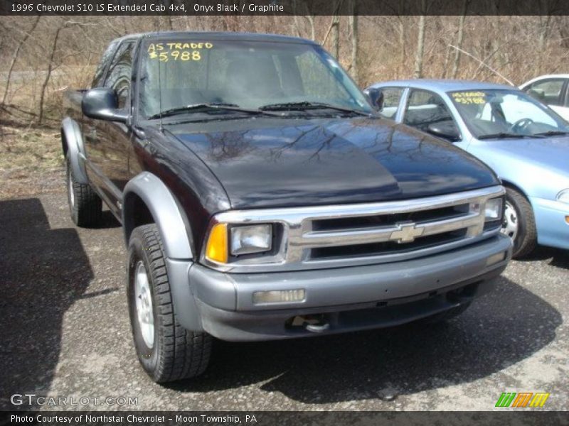 Onyx Black / Graphite 1996 Chevrolet S10 LS Extended Cab 4x4