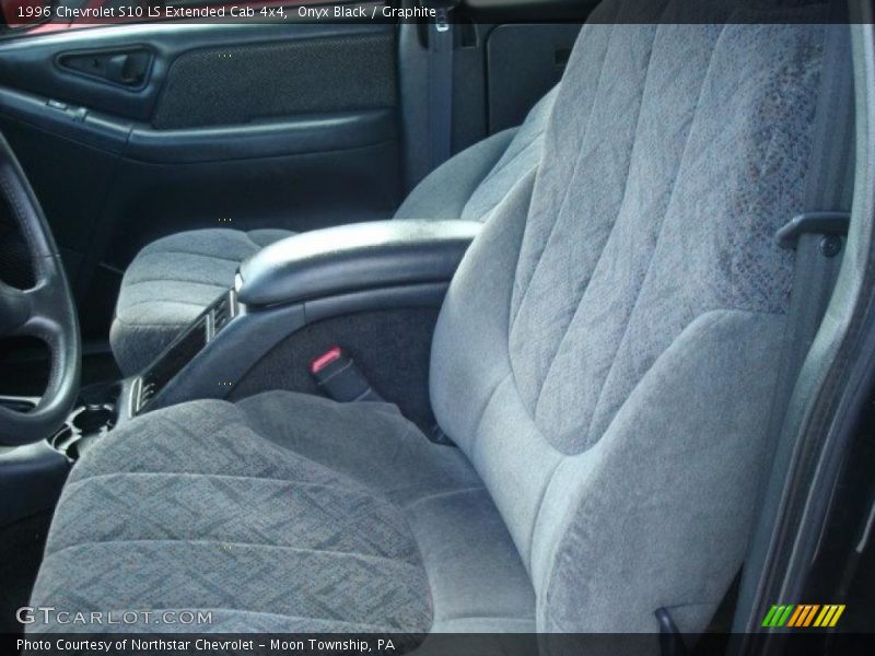 Onyx Black / Graphite 1996 Chevrolet S10 LS Extended Cab 4x4