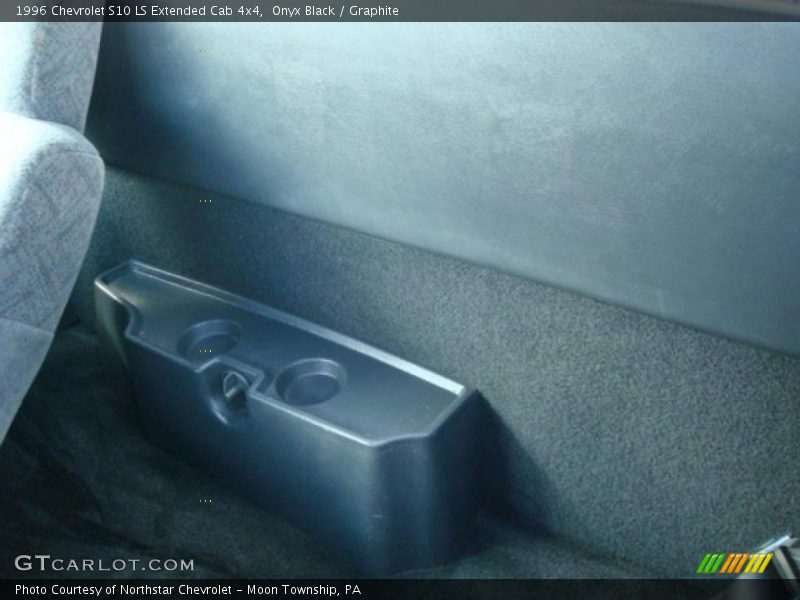 Onyx Black / Graphite 1996 Chevrolet S10 LS Extended Cab 4x4