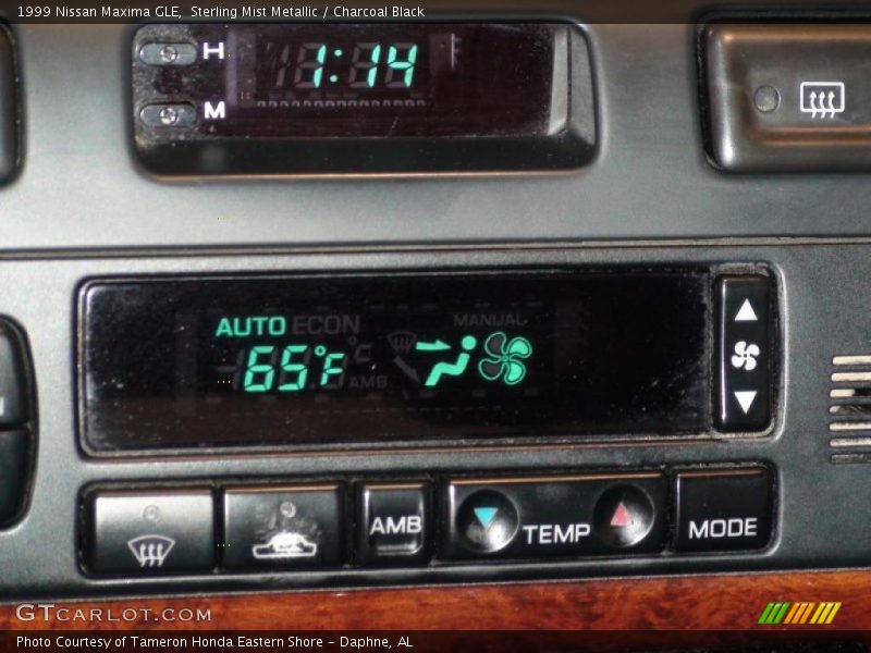 Sterling Mist Metallic / Charcoal Black 1999 Nissan Maxima GLE