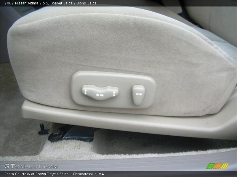 Velvet Beige / Blond Beige 2002 Nissan Altima 2.5 S