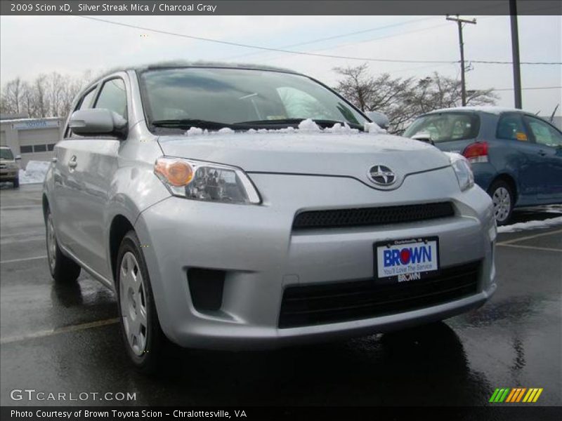 Silver Streak Mica / Charcoal Gray 2009 Scion xD