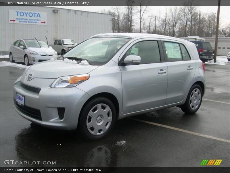 Silver Streak Mica / Charcoal Gray 2009 Scion xD