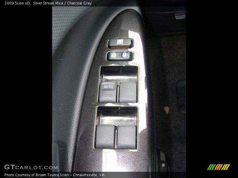 Silver Streak Mica / Charcoal Gray 2009 Scion xD