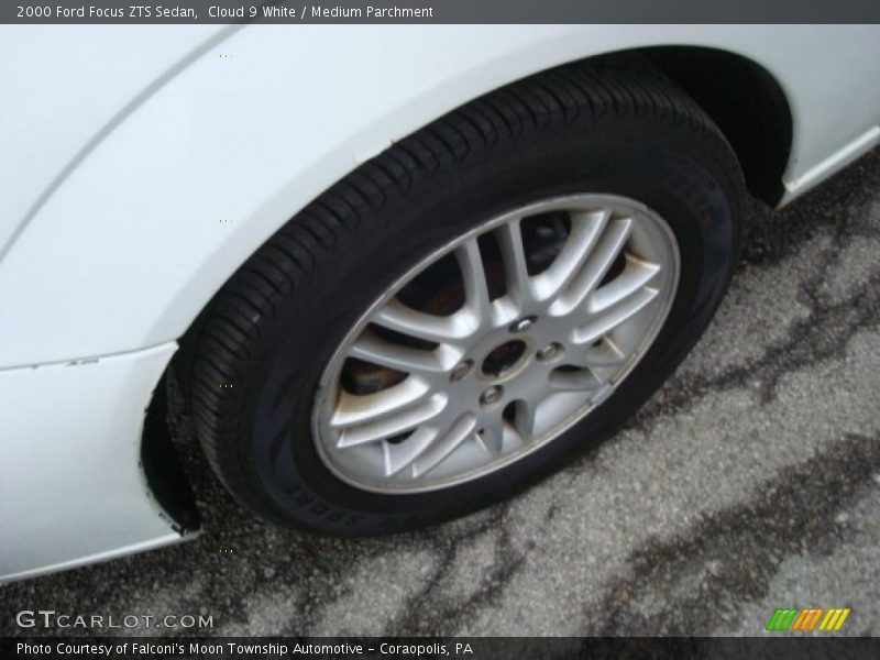 Cloud 9 White / Medium Parchment 2000 Ford Focus ZTS Sedan